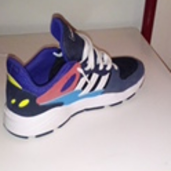 Shoes - Picture 3 of 4